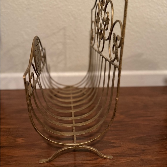 Hollywood Regency Antique Brass Gold Metal Magazine Rack Decorative Scrollwork - Picture 4 of 13